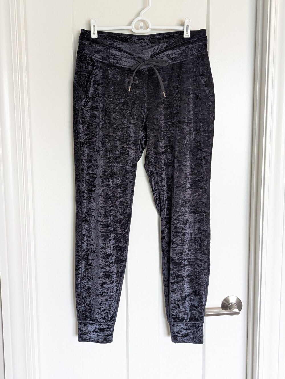 Lululemon Ready To Crush Velour Joggers - Black sz 8